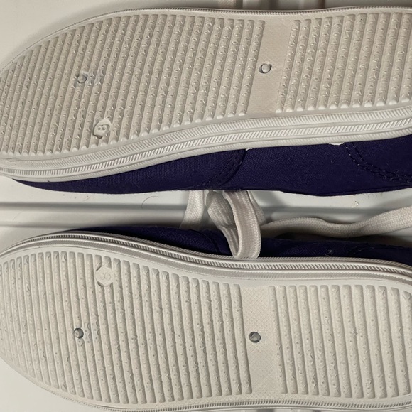 The Purple Store Purple Canvas Shoes, Size 8 NEVER WORN - Picture 4 of 4